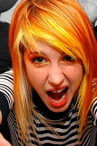 ¿Cómo vestían en la década de 2000? Emos.