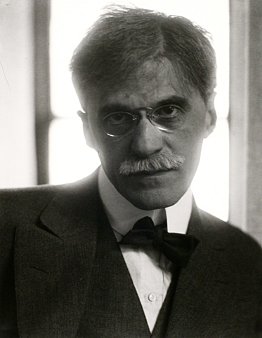 Nace, Alfred Stieglitz