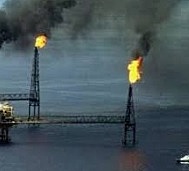 La economía se petroliza.