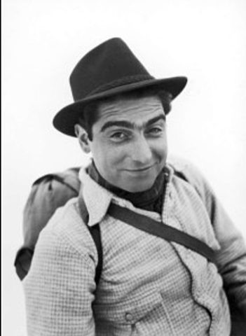 Muere,  Robert Capa, cumpliendo su labor