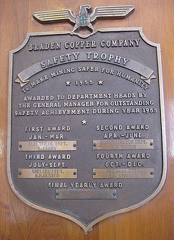 PRIMER DEPTO. DE RRPP EN CHILE (1952)