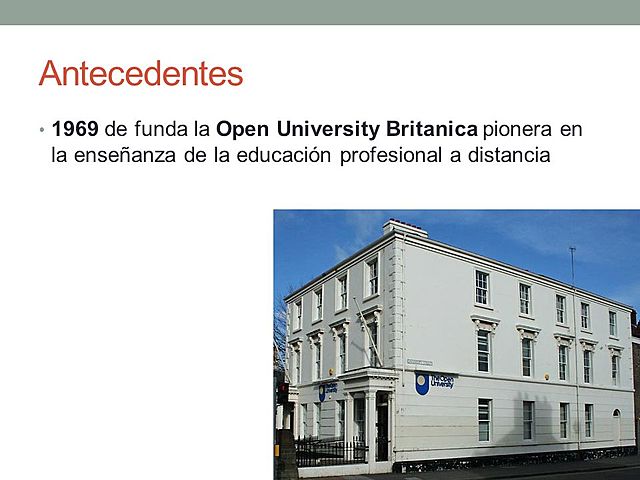 Se crea la Open University Británica