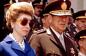 Perón regresa al pode después de ser exiliado