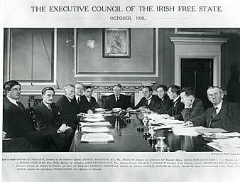 Irish Free State Established