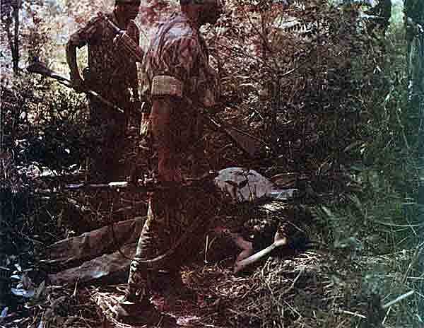 Angola, na Guerra e no Progresso