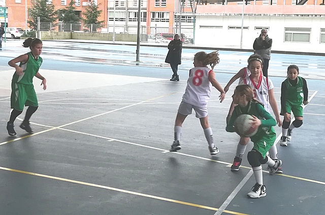 SASKIBALOI TALDEAN SARTU NINTZENEAN.