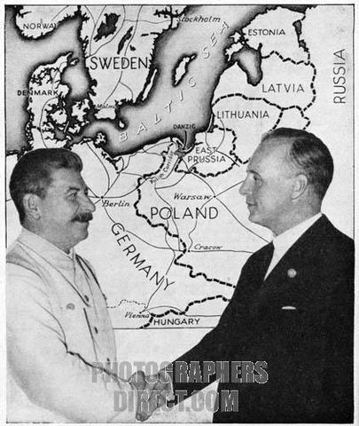 Non-aggressioan pact; Germany and Russia; divide Poland