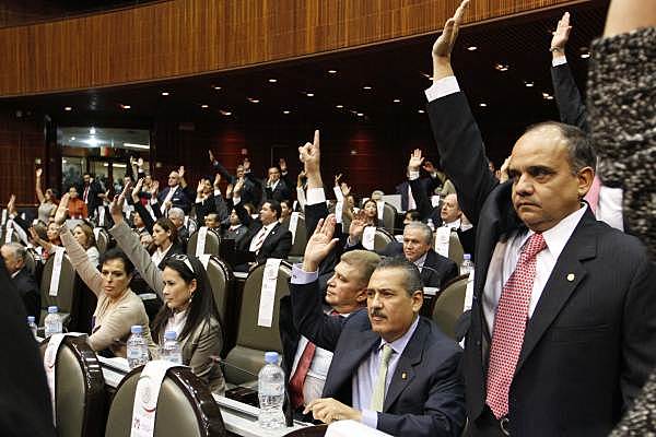 Se aprueba el dictamen para adicionar un párrafo al artículo 16 constitucional.