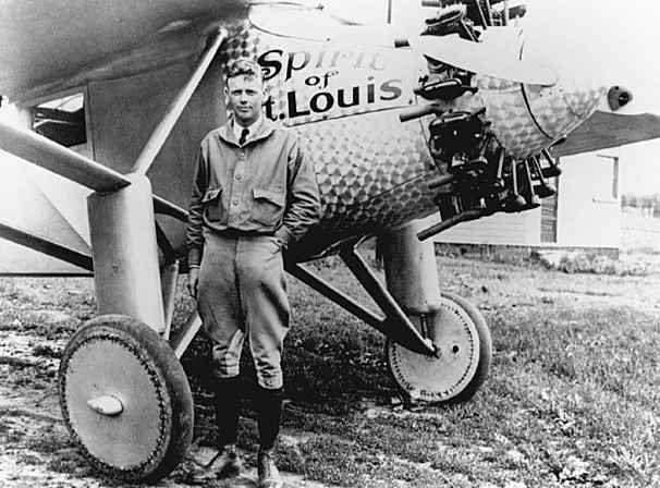 Lindbergh crosses the Atlantic