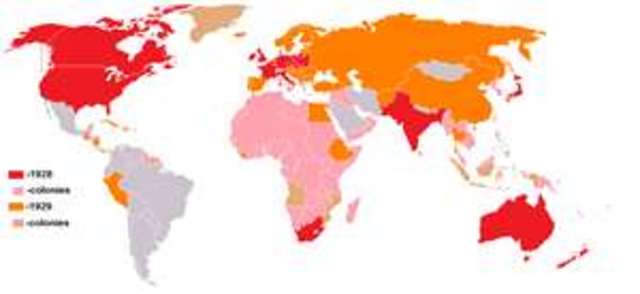 US and 61 other countries sign Kellogg-Briand pact