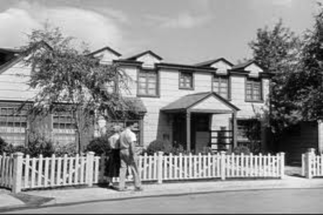 Americans move from cities to suburbs