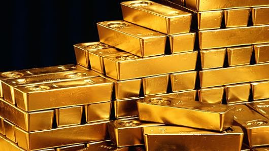 Gold is found at several locations leading to gold rushes throughout the decade. The population increases three-fold in 10 years to pass the million mark