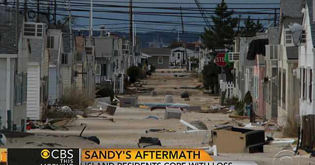 Hurricane Sandy hits