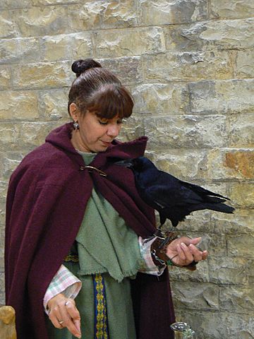 Bernadette calls Heidi and tells her that Mama died.