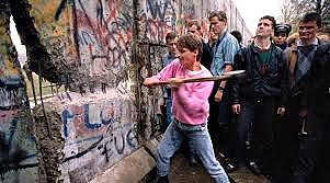 CAIDA DEL MURO DE BERLIN
