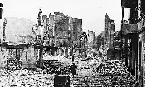 El ataque a la ciudad de Guernica.