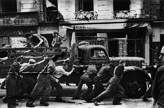 HENRI FORMA UN GRUPO DE FOTOGRAFOS