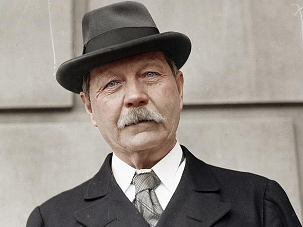 Sir Arthur CONAN DOILER
