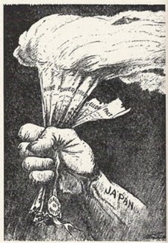 US and 61 other countries sign Kellogg-Briand Pact