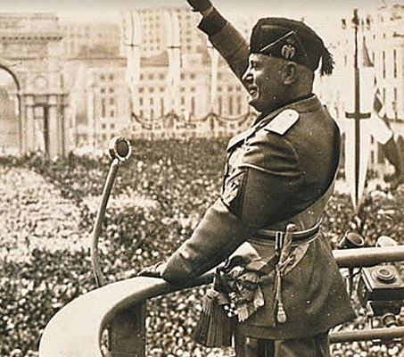 Mussolinik diktadura ezarri zuen