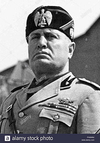 Mussolinik diktadura ezarri zuen