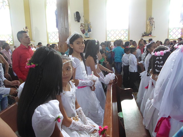 MI PRIMERA COMUNIÓN