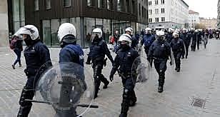 Police raid army barracks and soldiers' homes as part of an investigation into the activities of extreme-right activists