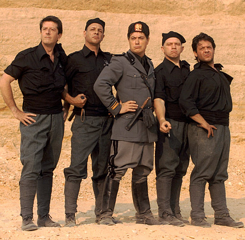 Mussolinik diktadura ezarri zuen