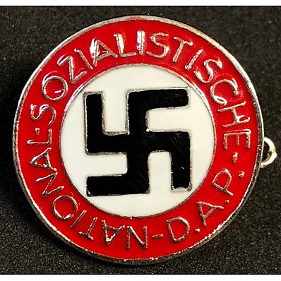 Hitlerrek NSDAP alderdia eraberritu zuen