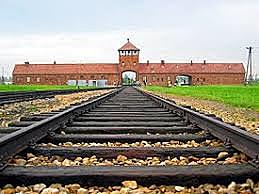 Abertura do Campo de Concentração Auschwitz