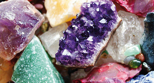 UTILIZZANDO I TERMINI ELENCATI COSTRUISCI LA MAPPA DI SINTESI DELL’UNITA’: 4.6 MILIARDI, CROSTA, DUREZZA, ENDOGENE, ESOGENE, MAGMATICHE, MANTELLO, METAMORFICHE, MINERALI, NUCLEO, ROCCE, SFADATURA