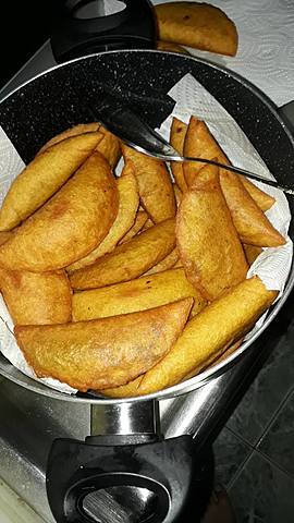 Mi mama hizo empanadas para celebrar un cumpleaños