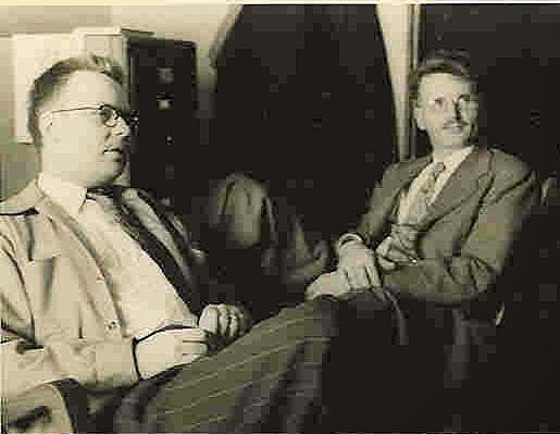 Hathaway y Mckinley publican el primer inventario clínico de evaluación de entidades nosologías psiquiátricas, el MInnesota Multiphasic Personality Inventory(MMPI)