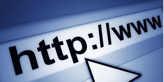 100.000 ordenadores conectados a Internet y se crea un prototipo de la World Wide Web.