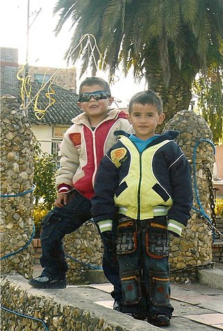 Un rato con mi hermano menor.