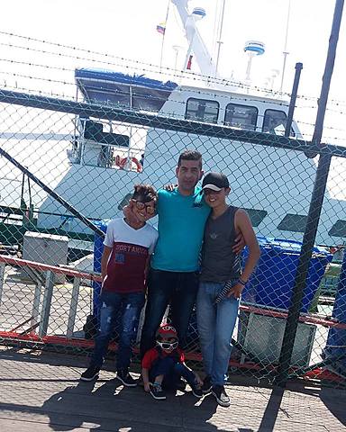 Muelle a las orillas.