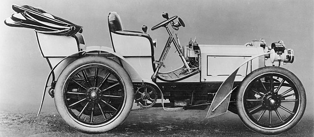 Бензиномоторный автомобиль