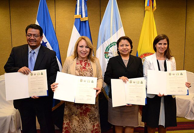 TLC ENTRE EL SALVADOR Y COLOMBIA