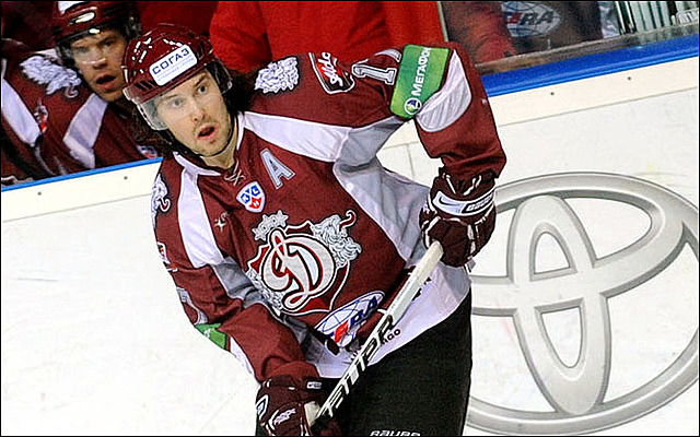 Первая забитая шайба в истории КХЛ