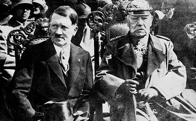 Hitler  Alemaniako kantziler izendatu zuten