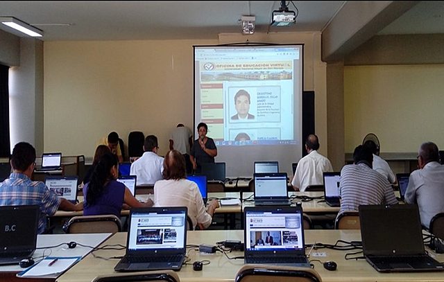 Blended Learning Responde a la concepción de agregar virtualidad a la educación presencial.