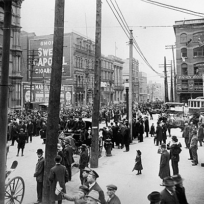 Timeline: A Timeline of Change: Canada's Involvement in World War I