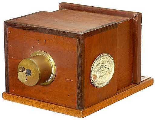 Primera cámara fotográfica