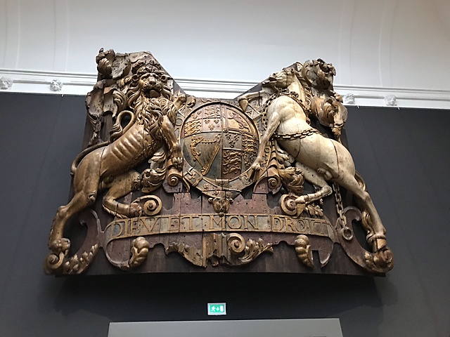 Spiegelversiering van de Royal Charles