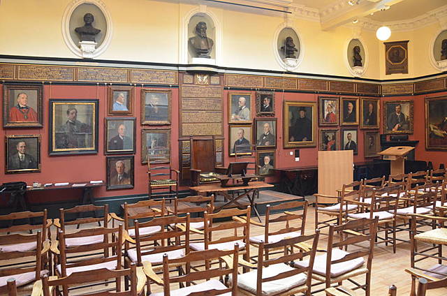 Se funda la "Art Workers Guild" gremio de trabajadores de arte.