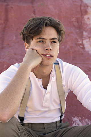 ¿Cual es el nombre completo de Cole Sprouse?