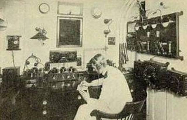 Primer red telegráfica EUA-Inglaterra