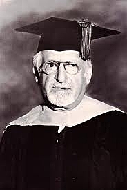 JR Kantor publica "Principles of psychology (Vol. I)"