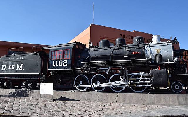 Inauguración de la ferrovía Mexico-Laredo