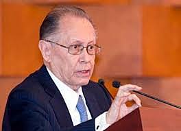 Secretario de educación pública Fernando Solana